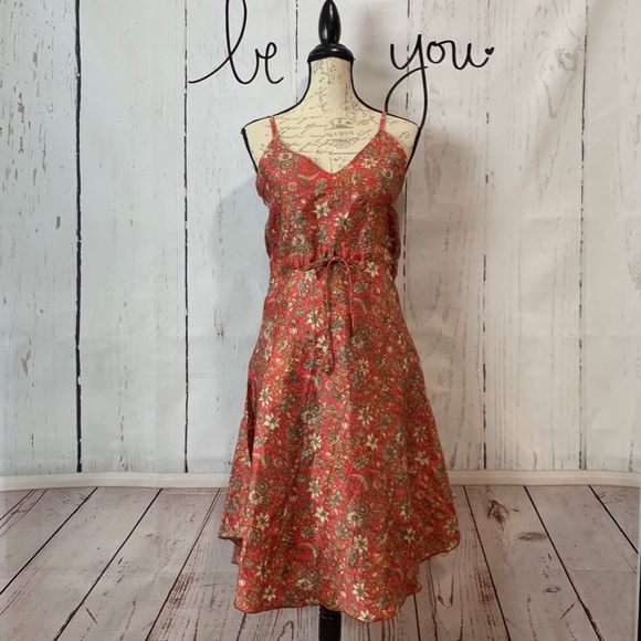 Dresses & Skirts - 100% Silk Floral Print Dress Medium Dresses & Skirts - 100% Silk Floral Print Dress Medium